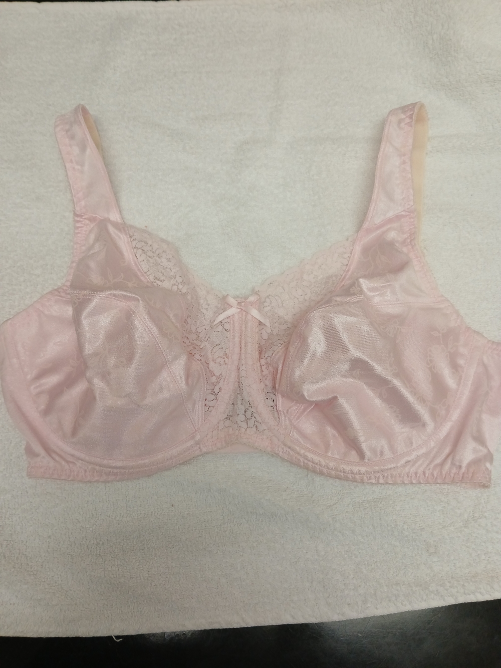 Playtex Soft Pink Lace Full-Coverage Bra